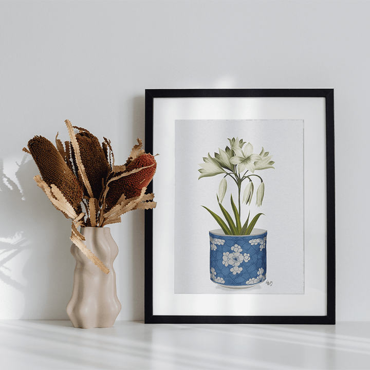 Chinoiserie Amaryllis White, Blue Vase